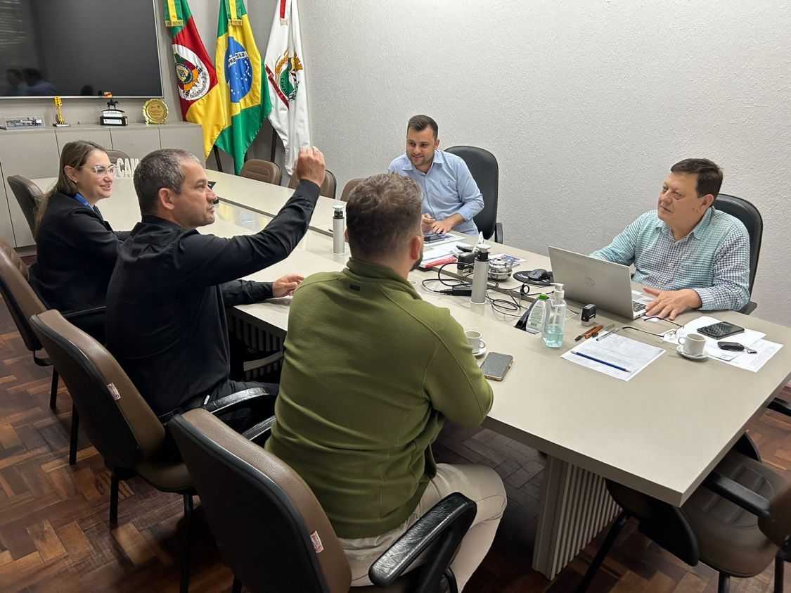 Reunião com o Prefeito de Camaquã.