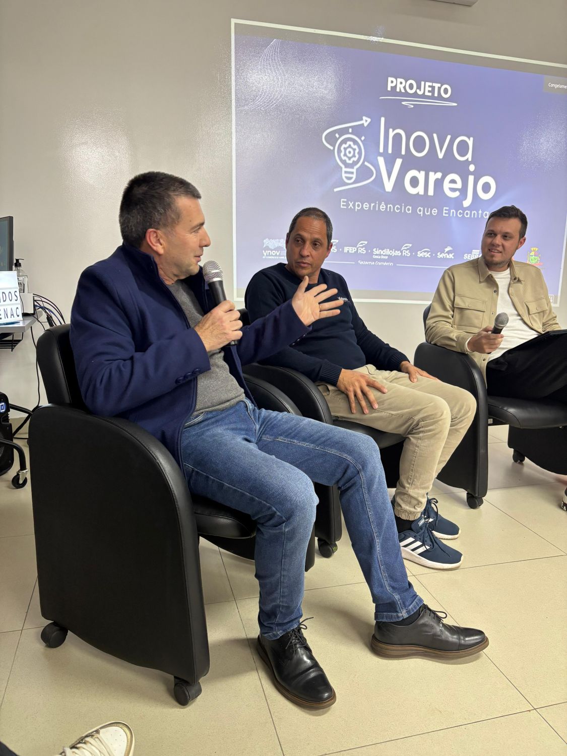 Workshop Inova Varejo reúne empresários e estudantes em Camaquã