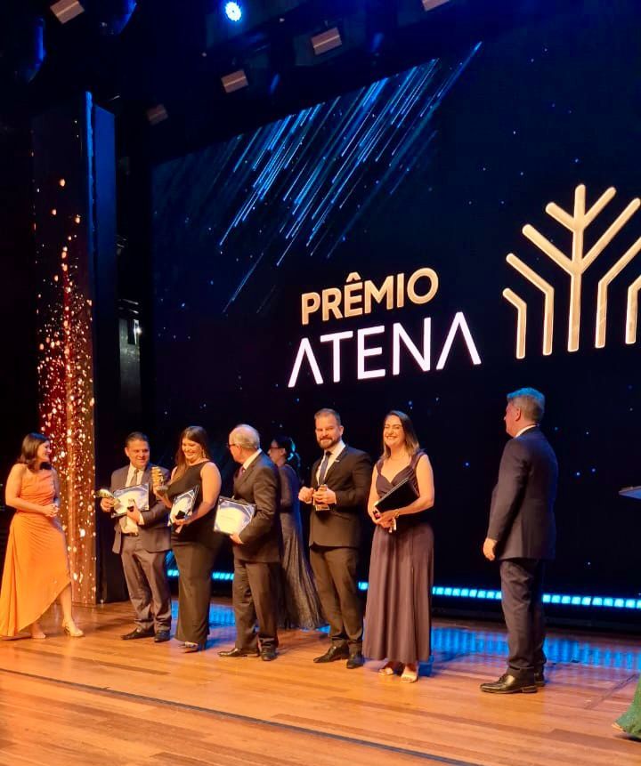 Sindilojas Costa Doce recebe o Prêmio Atena 2025