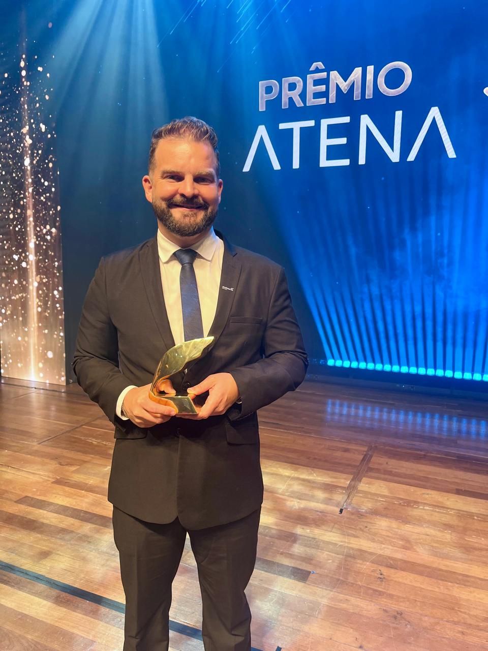 Sindilojas Costa Doce recebe o Prêmio Atena 2025