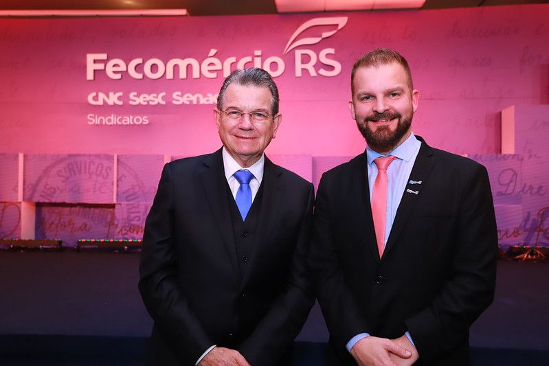 FECOMÉRCIO-RS - Sindilojas Costa Doce presente na Cerimonia de Posse Gestão 2022/2026