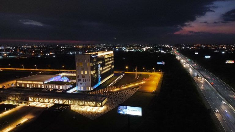 REPRESENTATIVIDADE: Futuro Presidente do Sindilojas Costa Doce Fabricio Bartz participa da inauguração do novo prédio da Feomércio Rs.